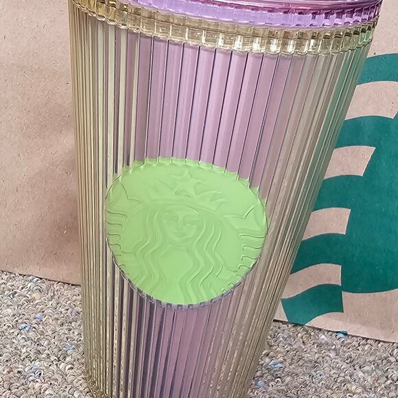New 2023 STARBUCKS Summer Pleated Neon Green Tumbler W/Lid W/Straw 16oz - Picture 2 of 3